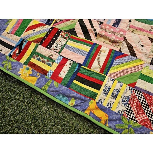 Vintage Handmade Scrappy Crazy Quilt Disney Mickey Mouse Characters 56" X 45" - Picture 6 of 7